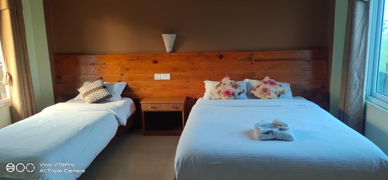 Hotel Hornbill Sauraha Ngoại thất bức ảnh