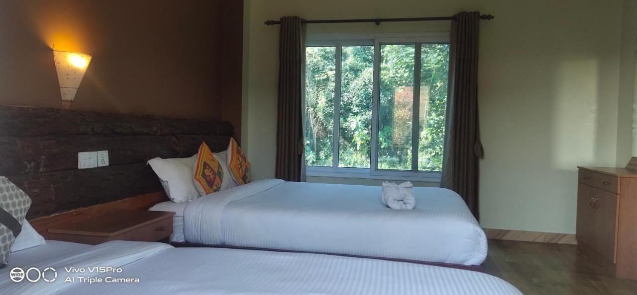 Hotel Hornbill Sauraha Ngoại thất bức ảnh