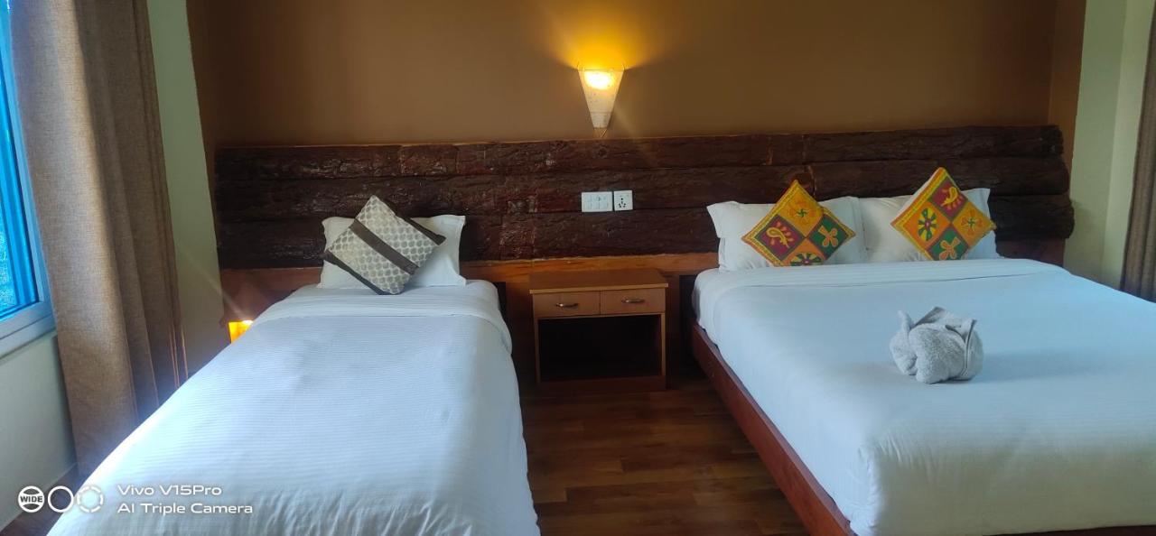 Hotel Hornbill Sauraha Ngoại thất bức ảnh